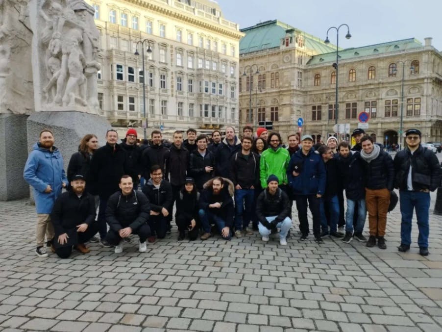 We went for a guided visit of the city of Vienna: here is us all together 👆